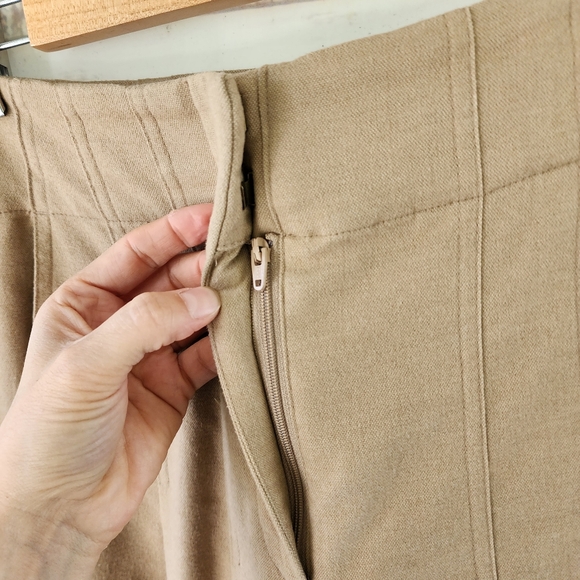 Banana Republic Pleated Wide Leg Tan Pants - Picture 6 of 10
